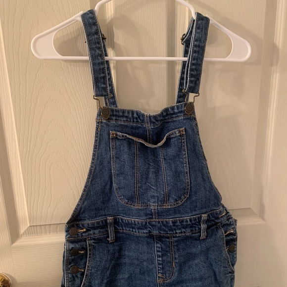 Overall shorts - Picture 2 of 2